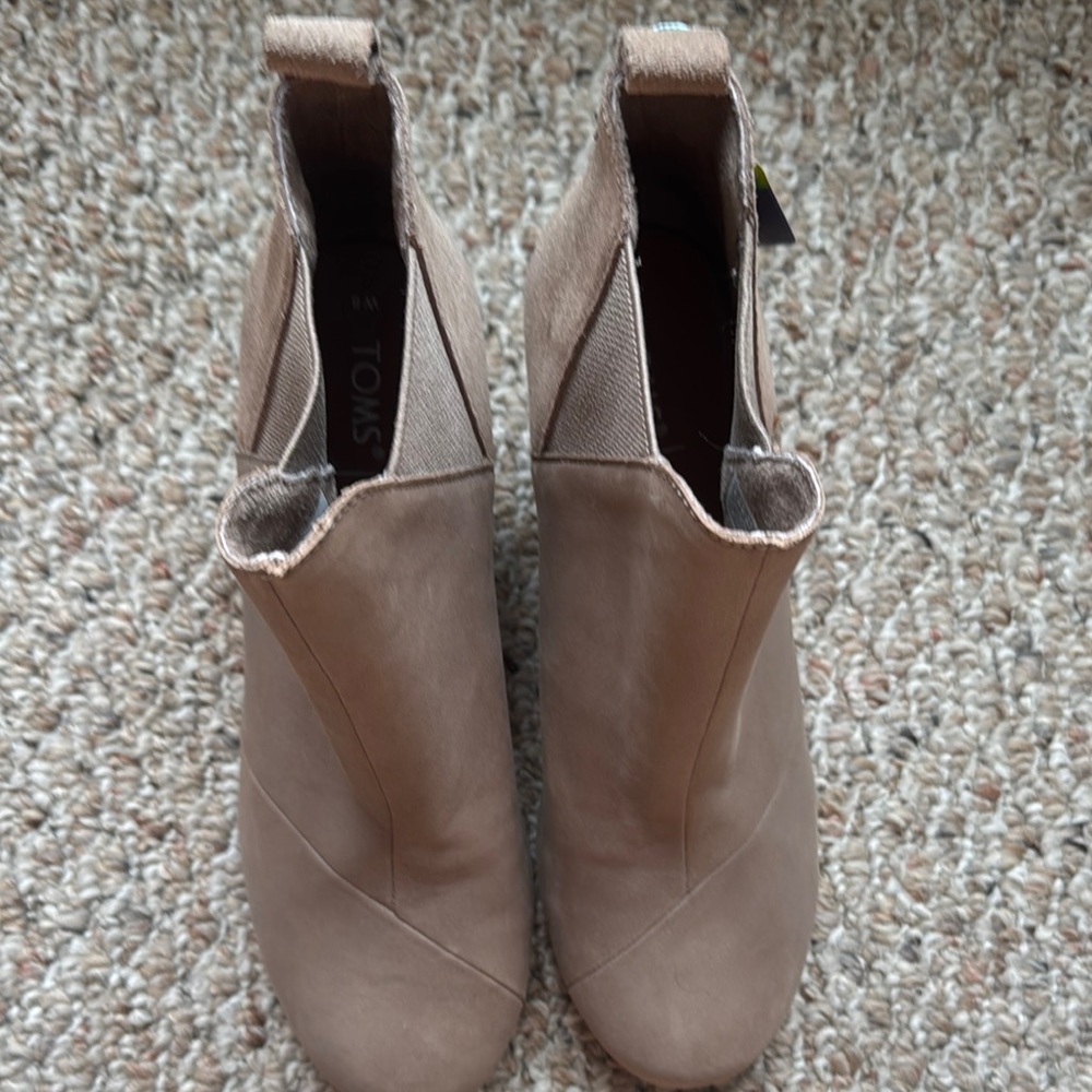 TOMS Women's Tan Ankle Boots